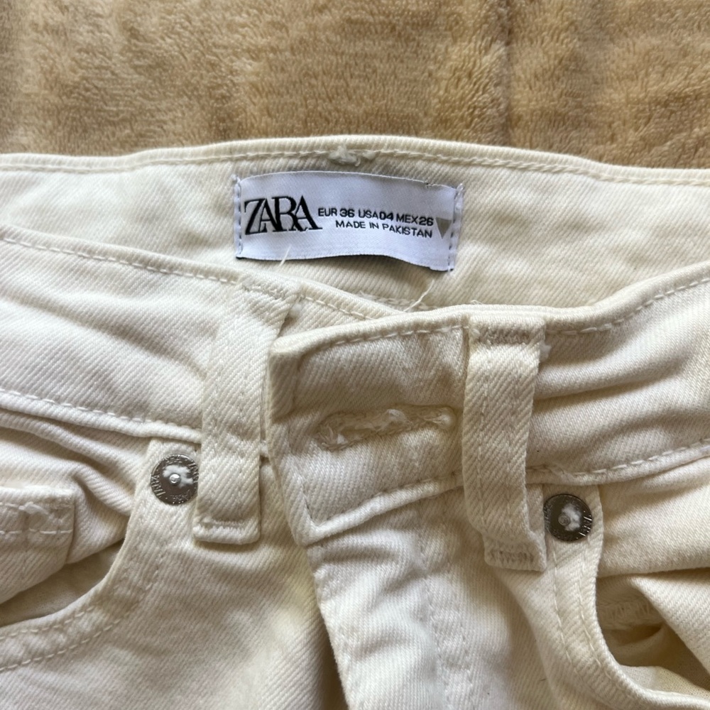 Zara cream cropped high waisted jeans
